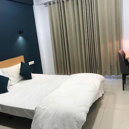 Hotel Hooliv 7 Avenues G Block Pune Esterno foto