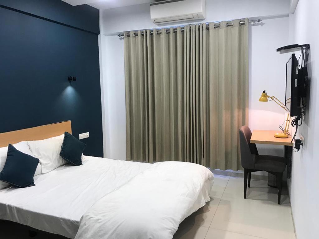 Hotel Hooliv 7 Avenues G Block Pune Esterno foto