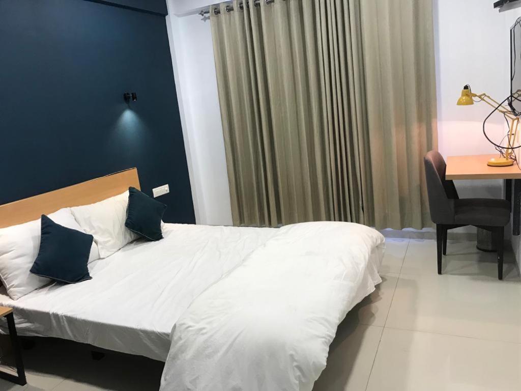 Hotel Hooliv 7 Avenues G Block Pune Esterno foto